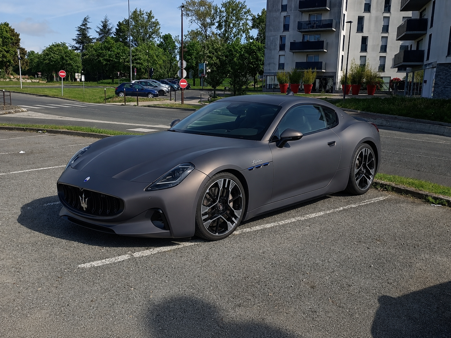 ✦ APRÈS — Mégane → Maserati